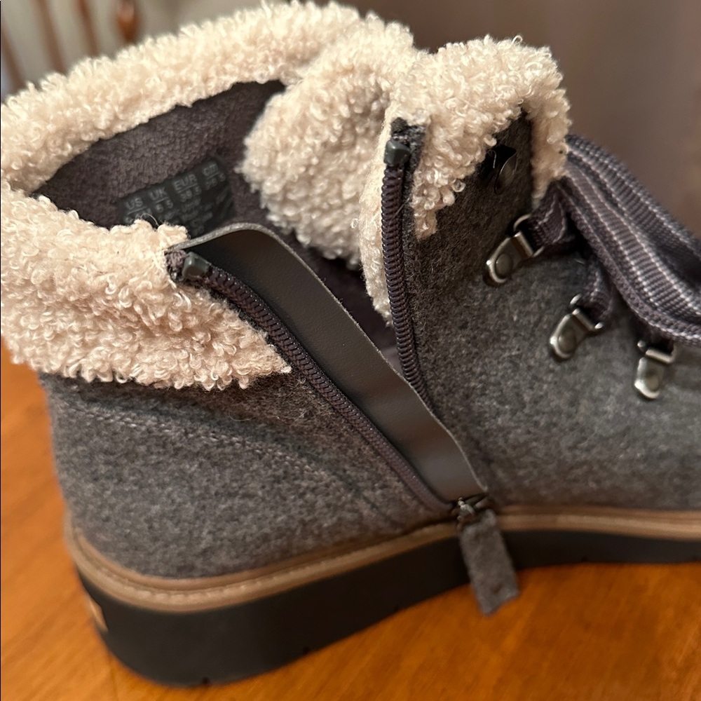 Dr. Scholls womens gray faux fur lace up flannel boots Sz 9.5 - Picture 3 of 8